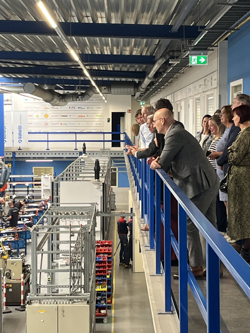 nrto vakwijs zoek die brug op rijnmond