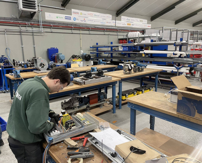 elektrotechniek besturingskast bedraden meten training